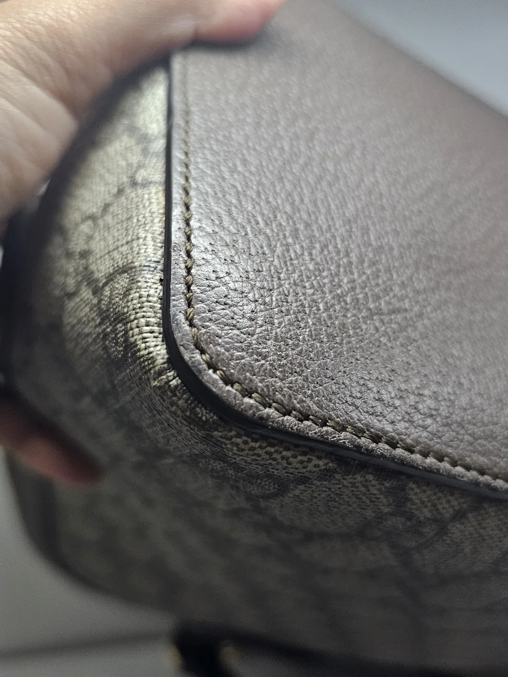 Gucci shoulder bag